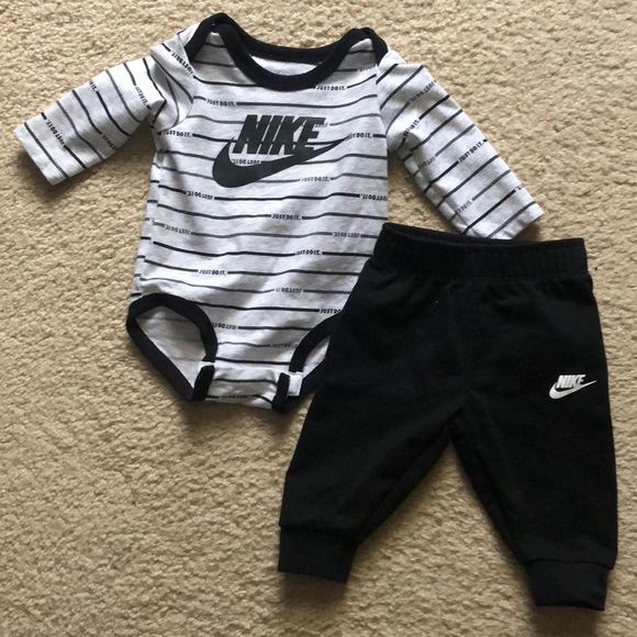 Nike Other - Nike baby onesie and pants